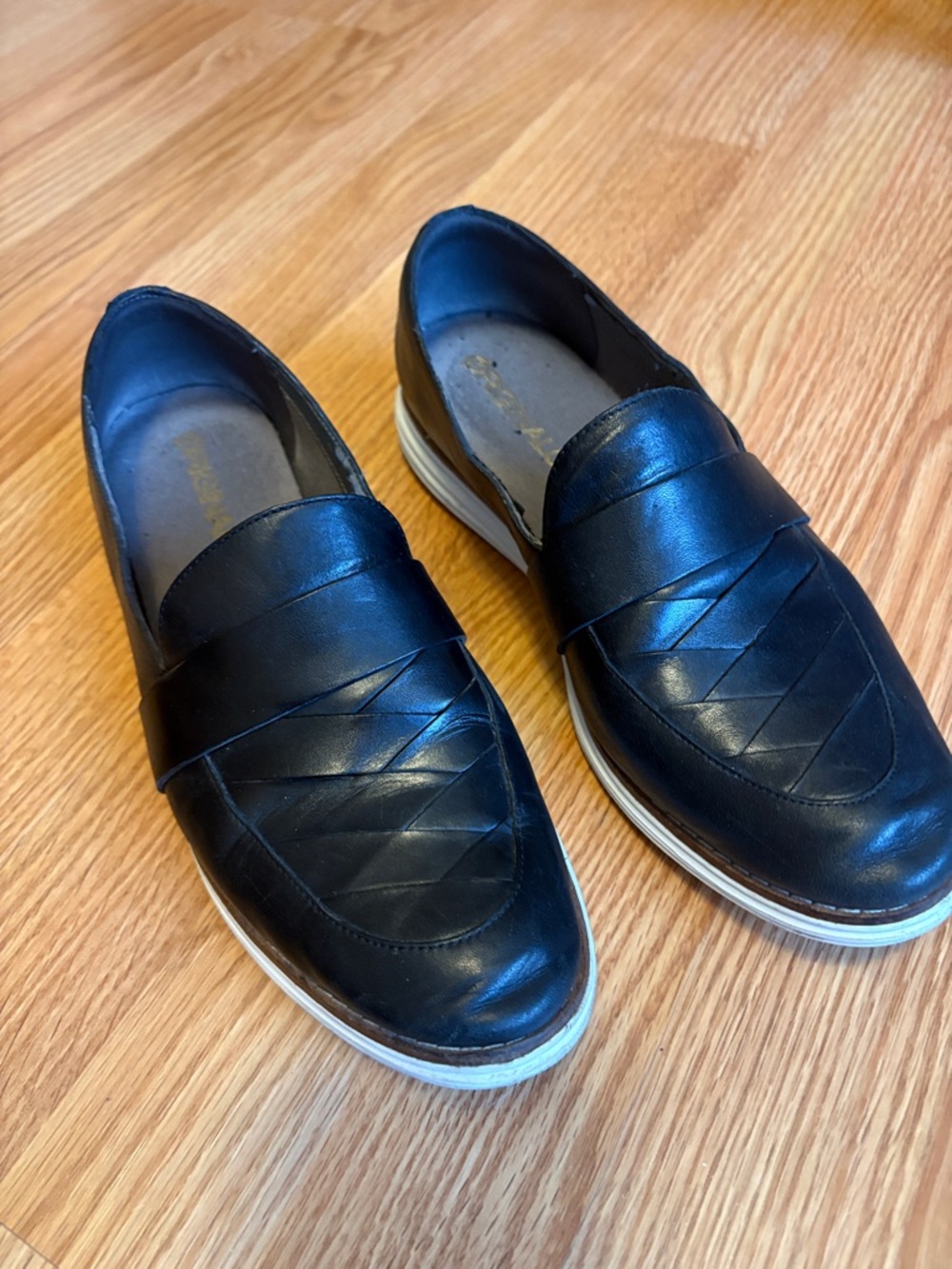 Cole Haan Black Leather Women's Slip-On Loafers, size 8